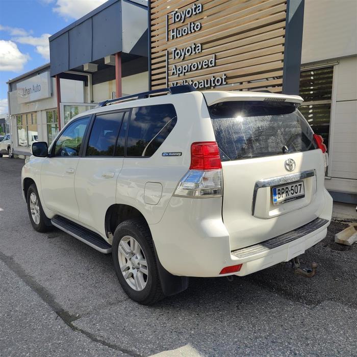 TOYOTA Land Cruiser 2012