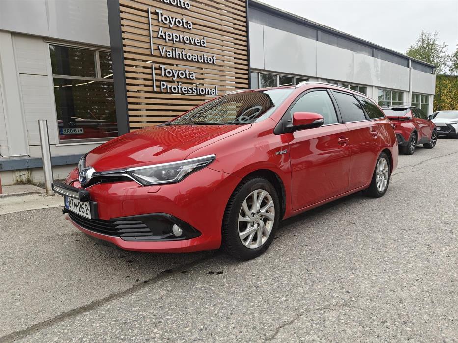 TOYOTA Auris 2015
