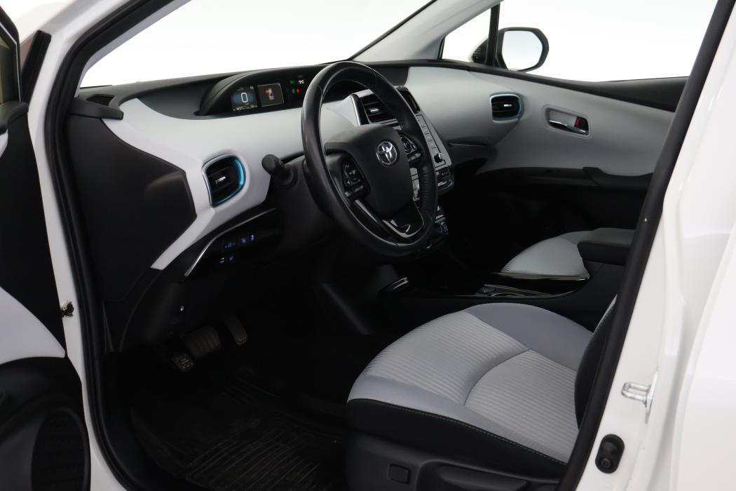 TOYOTA Prius 2019