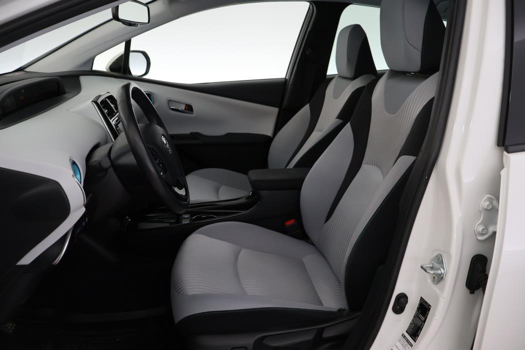 TOYOTA Prius 2019