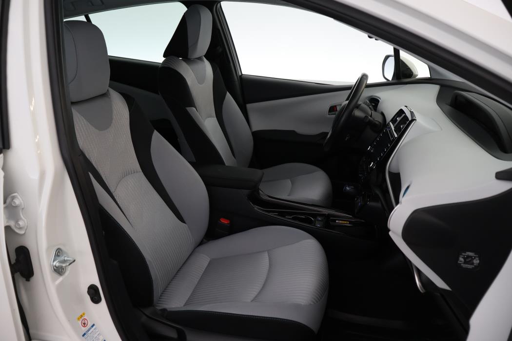 TOYOTA Prius 2019