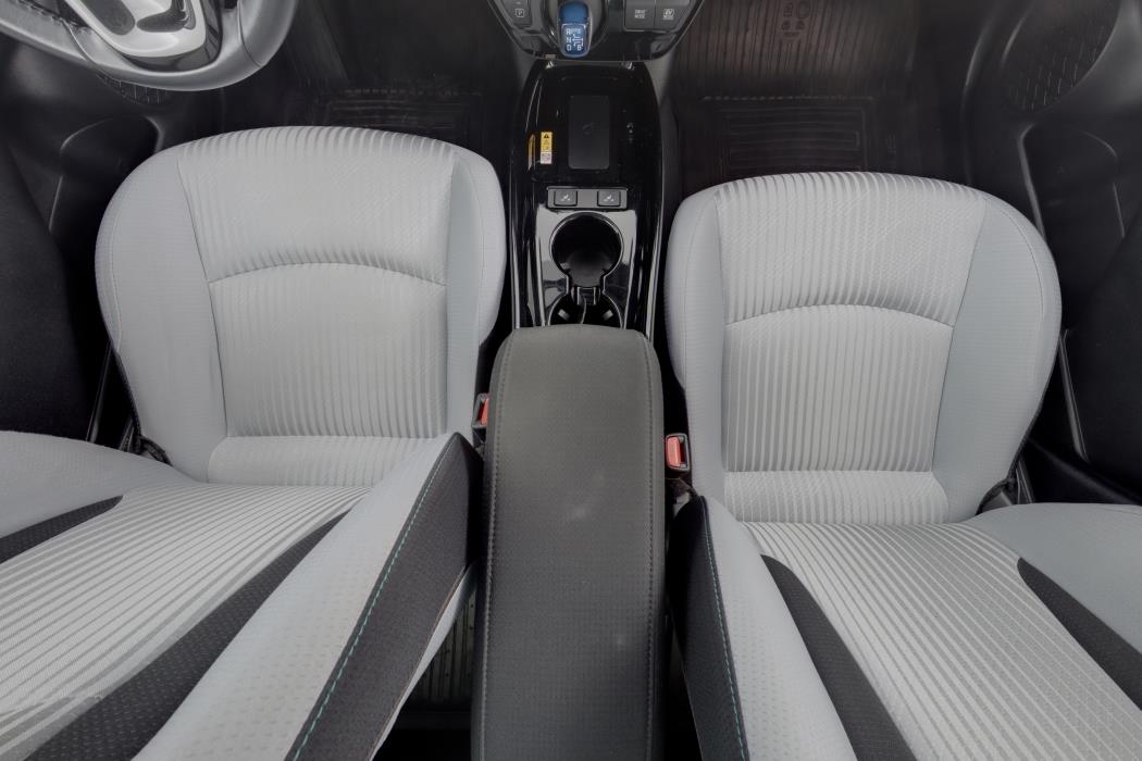 TOYOTA Prius 2019