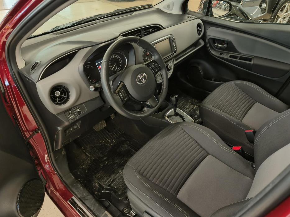 TOYOTA Yaris 2019