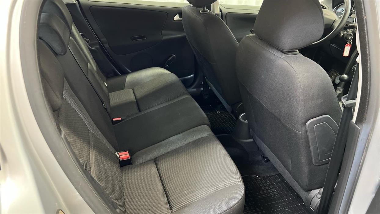 PEUGEOT 207 2010