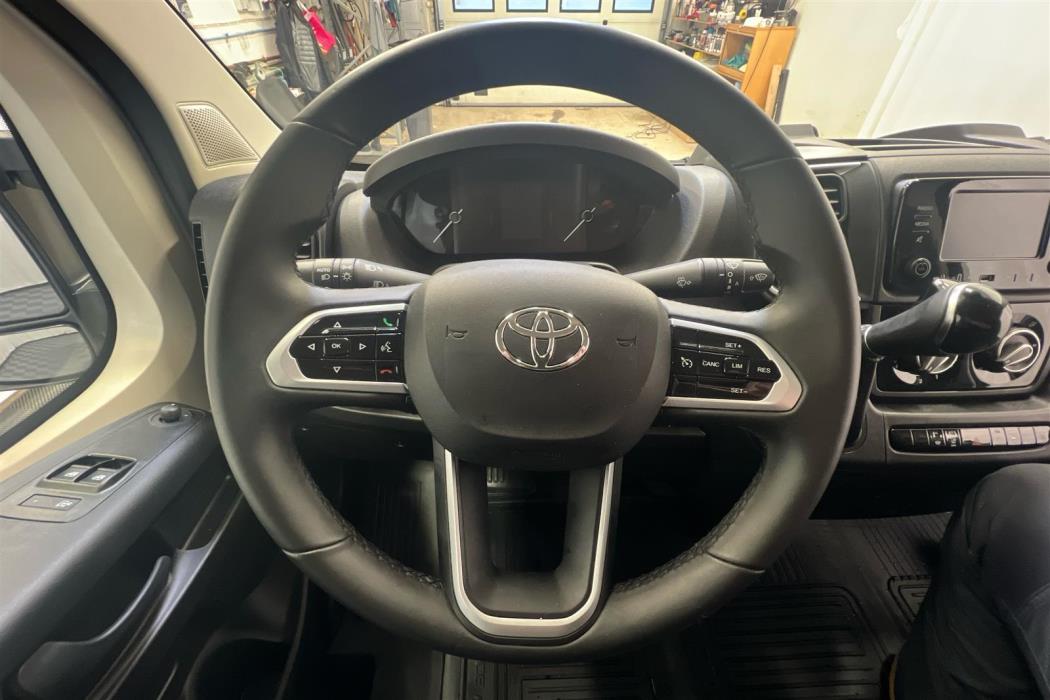 Toyota Proace MAX 2024