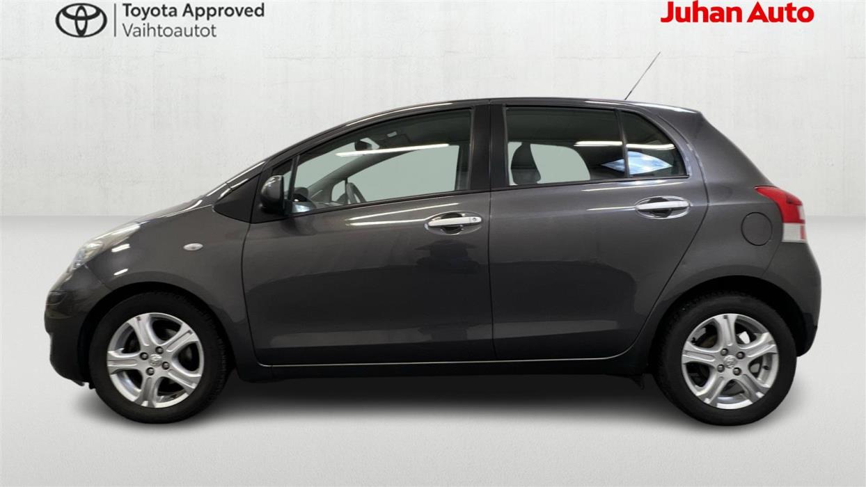 TOYOTA Yaris 2011