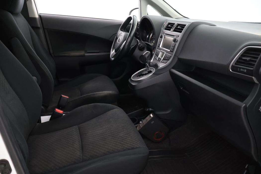 Toyota Verso-S 2012
