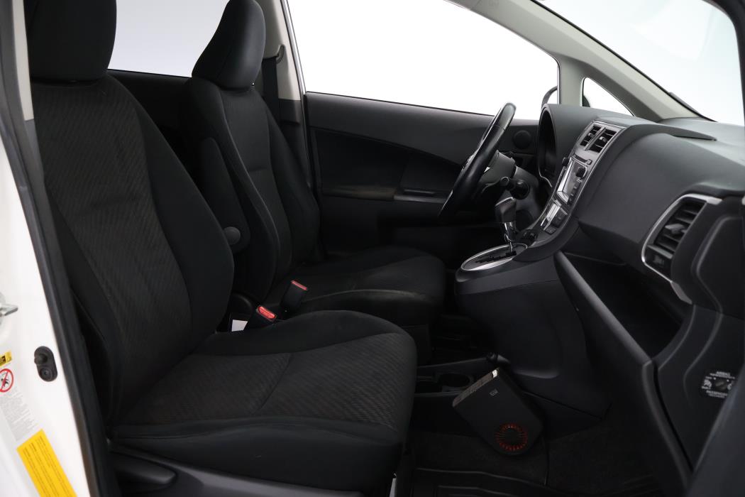 Toyota Verso-S 2012