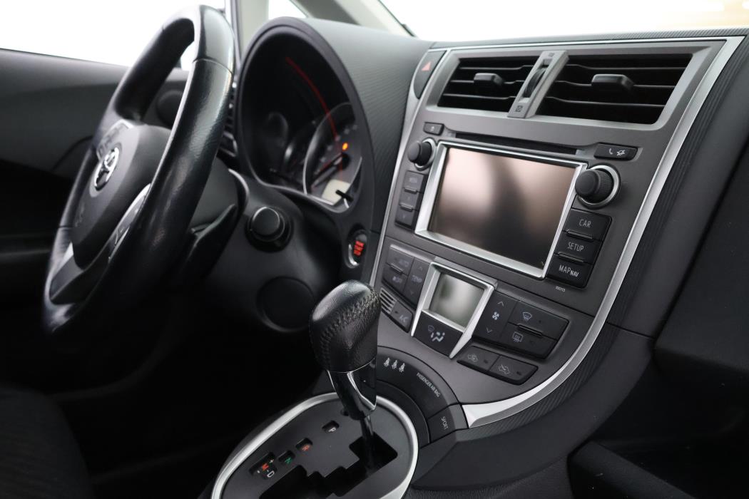 Toyota Verso-S 2012