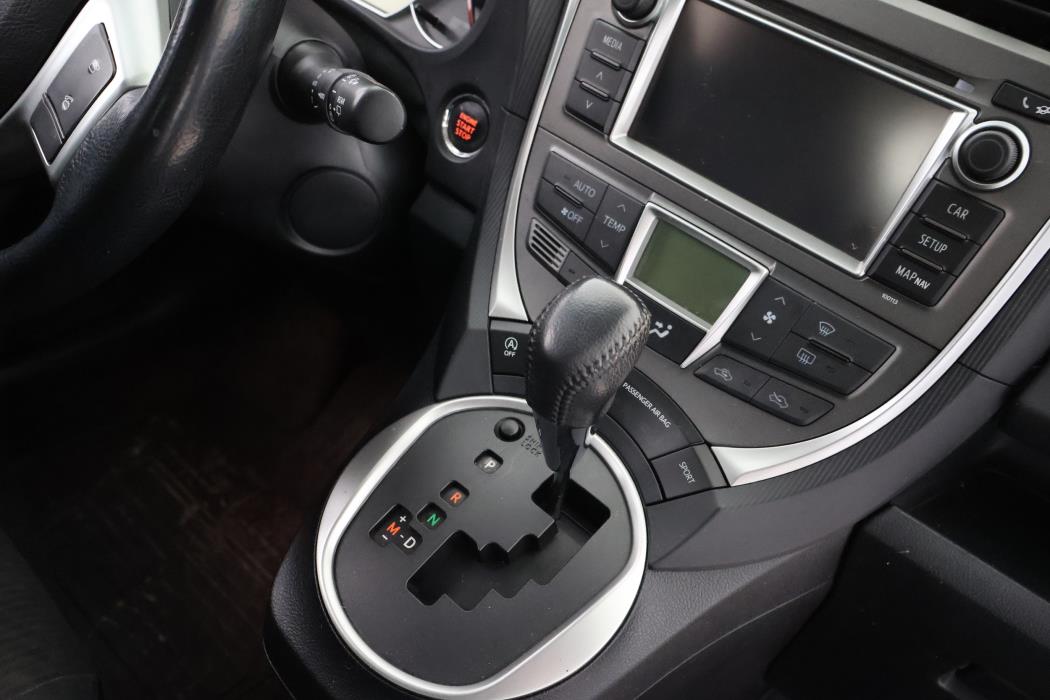 Toyota Verso-S 2012
