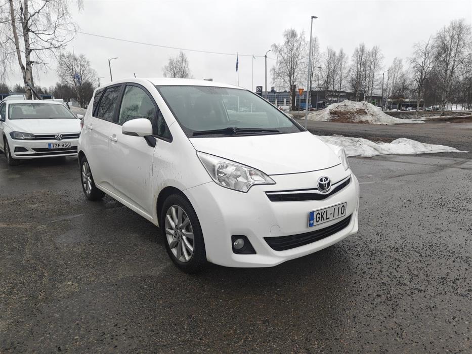 Toyota Verso-S 2012