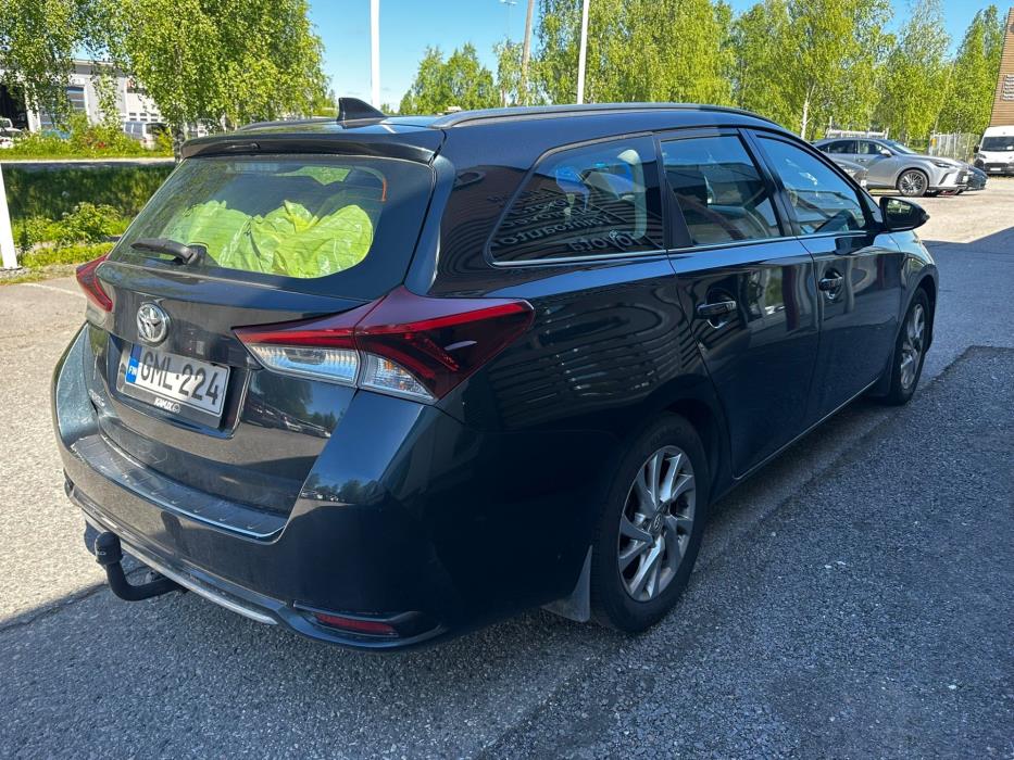 TOYOTA Auris 2017