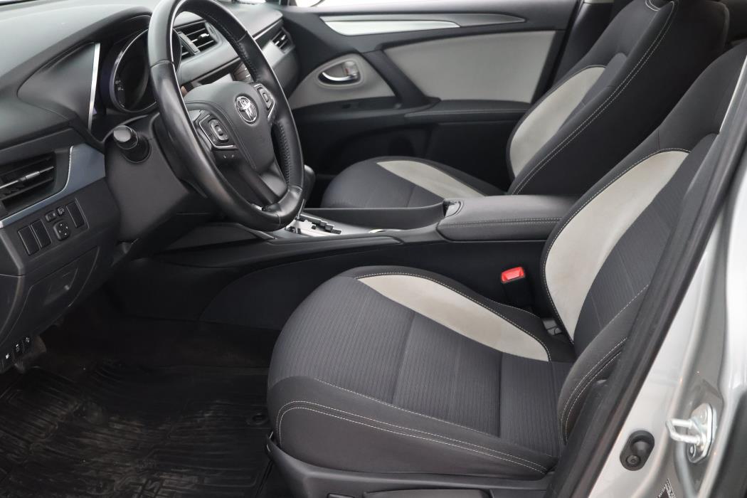 TOYOTA Avensis 2018