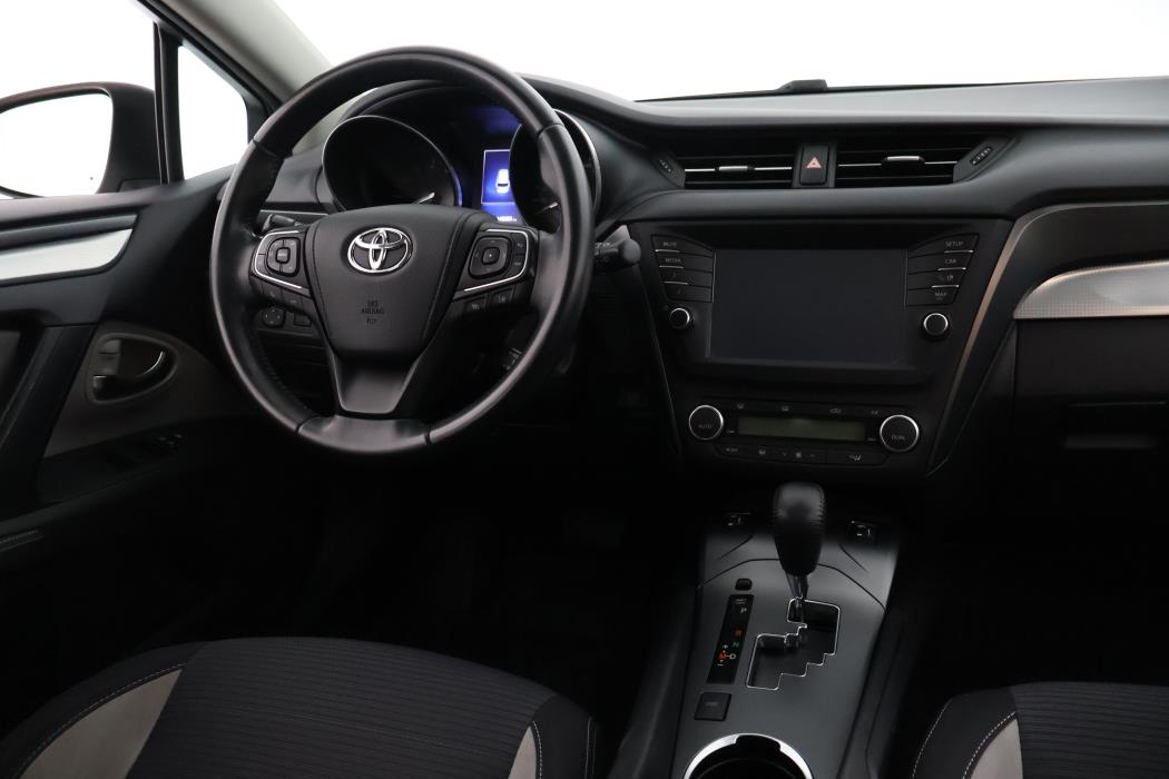 TOYOTA Avensis 2018