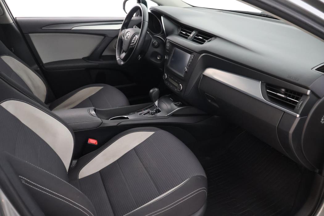 TOYOTA Avensis 2018