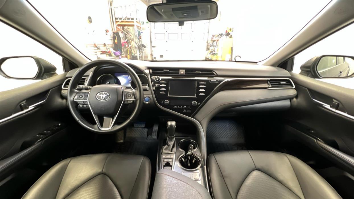 TOYOTA CAMRY 2019
