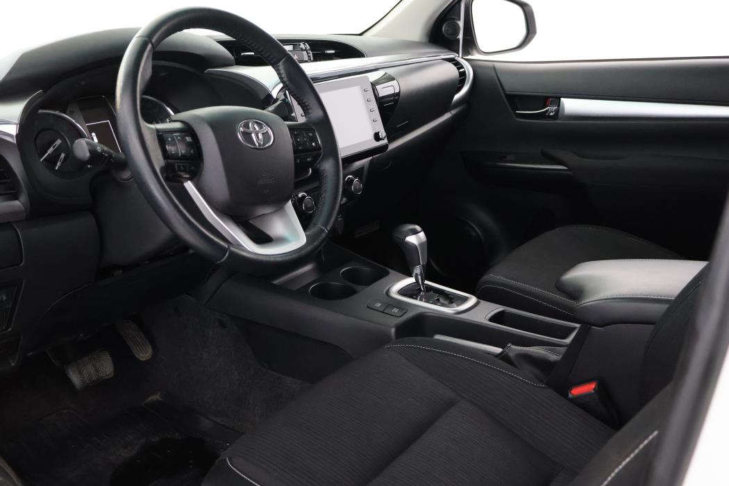 TOYOTA Hilux 2021