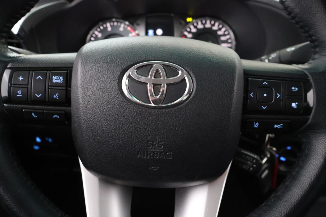 TOYOTA Hilux 2021