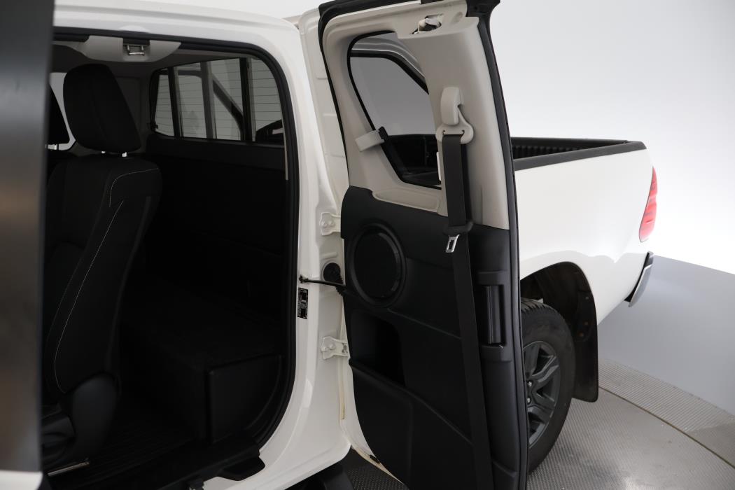 TOYOTA Hilux 2021
