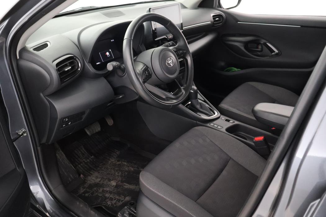 TOYOTA Yaris 2024