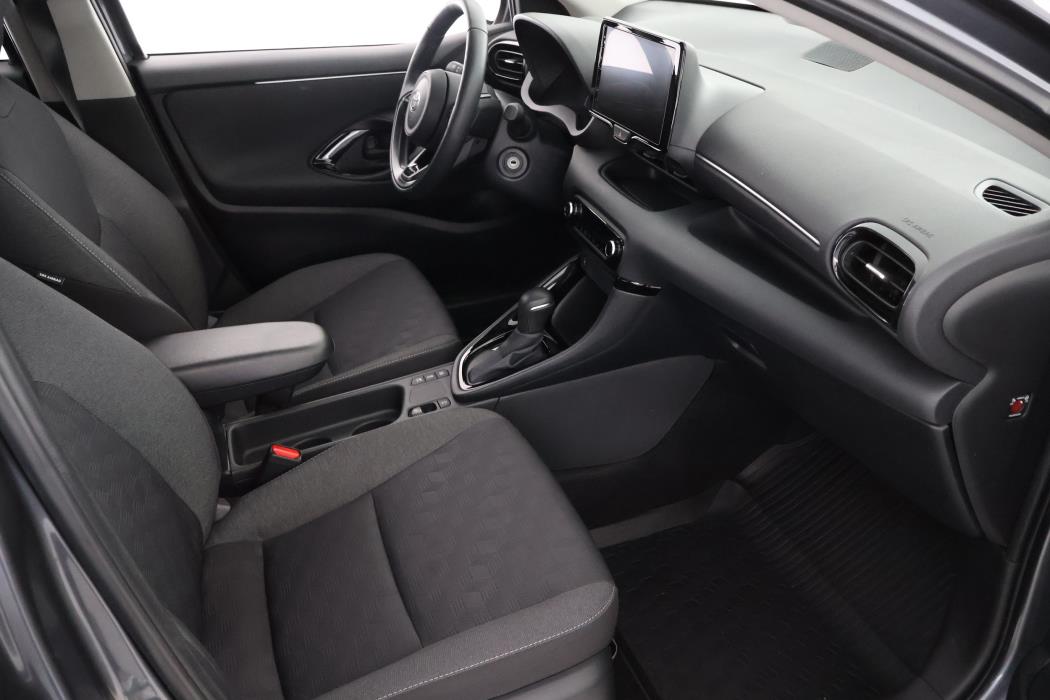 TOYOTA Yaris 2024