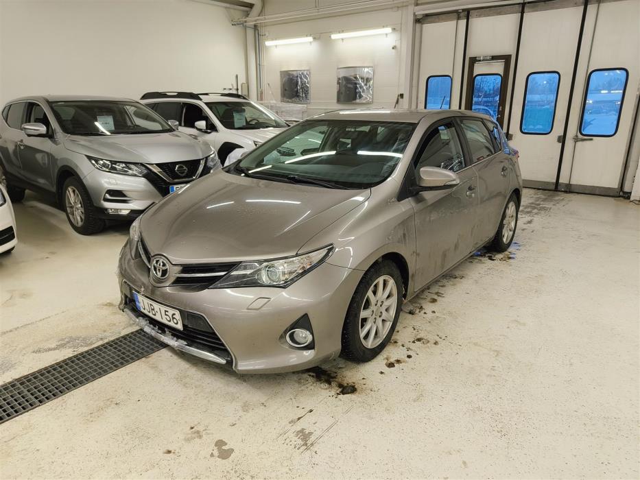 TOYOTA Auris 2013