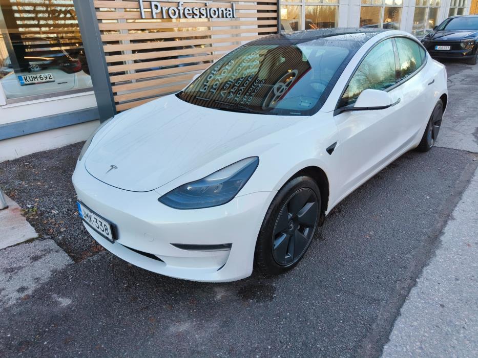 TESLA Model 3 2021