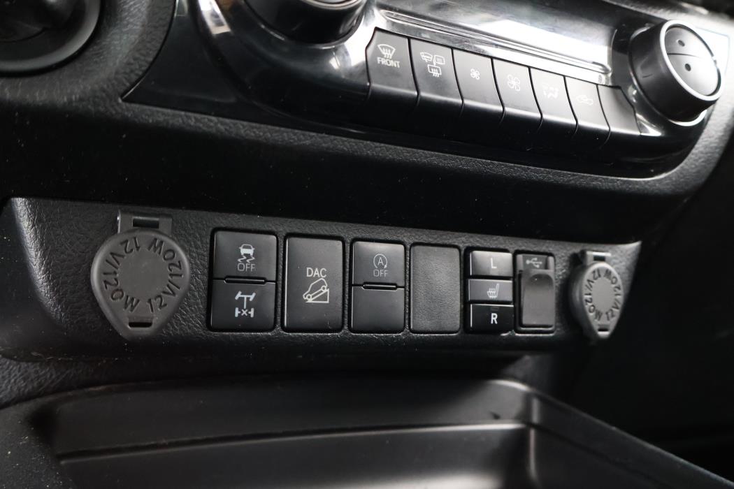 TOYOTA Hilux 2022