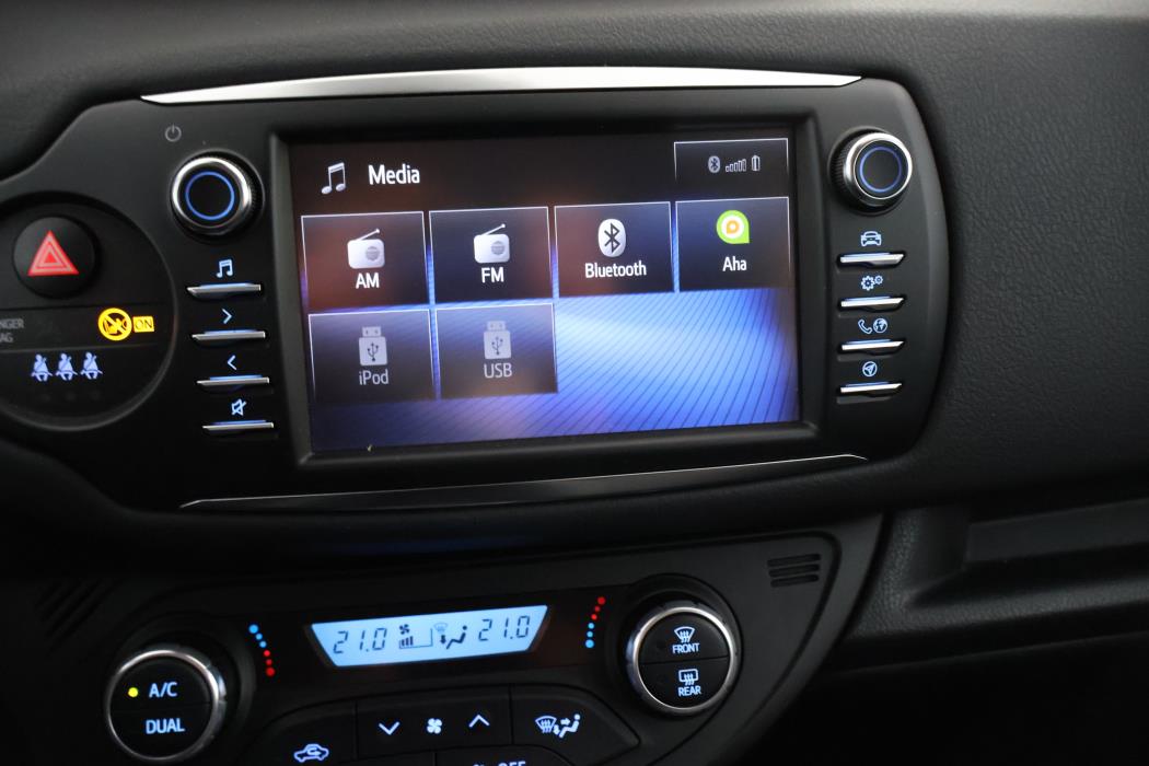 TOYOTA Yaris 2019