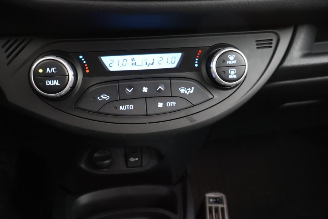 TOYOTA Yaris 2019