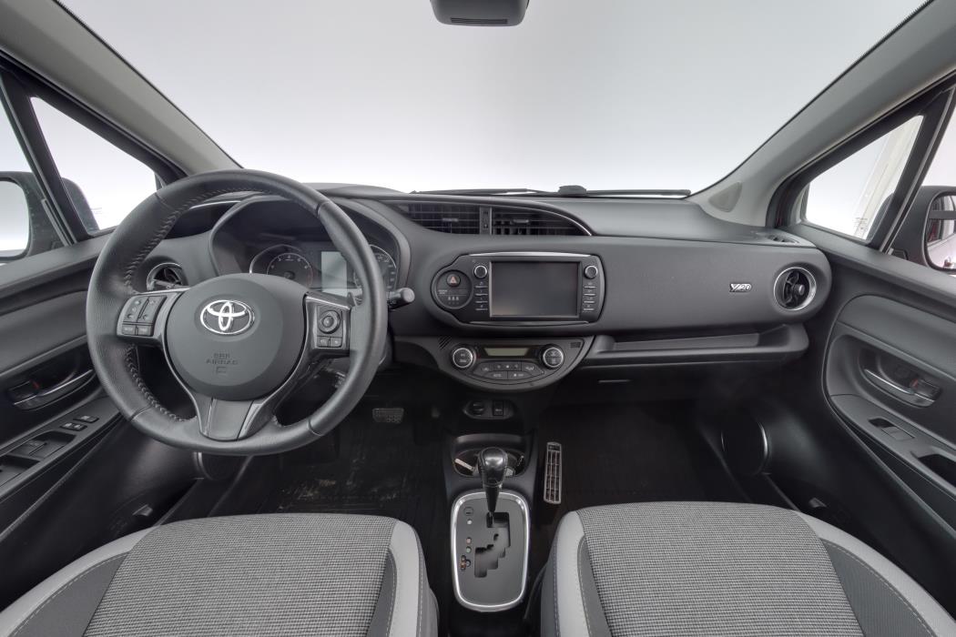 TOYOTA Yaris 2019