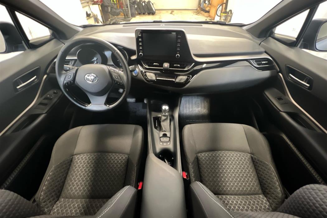 TOYOTA C-HR 2021