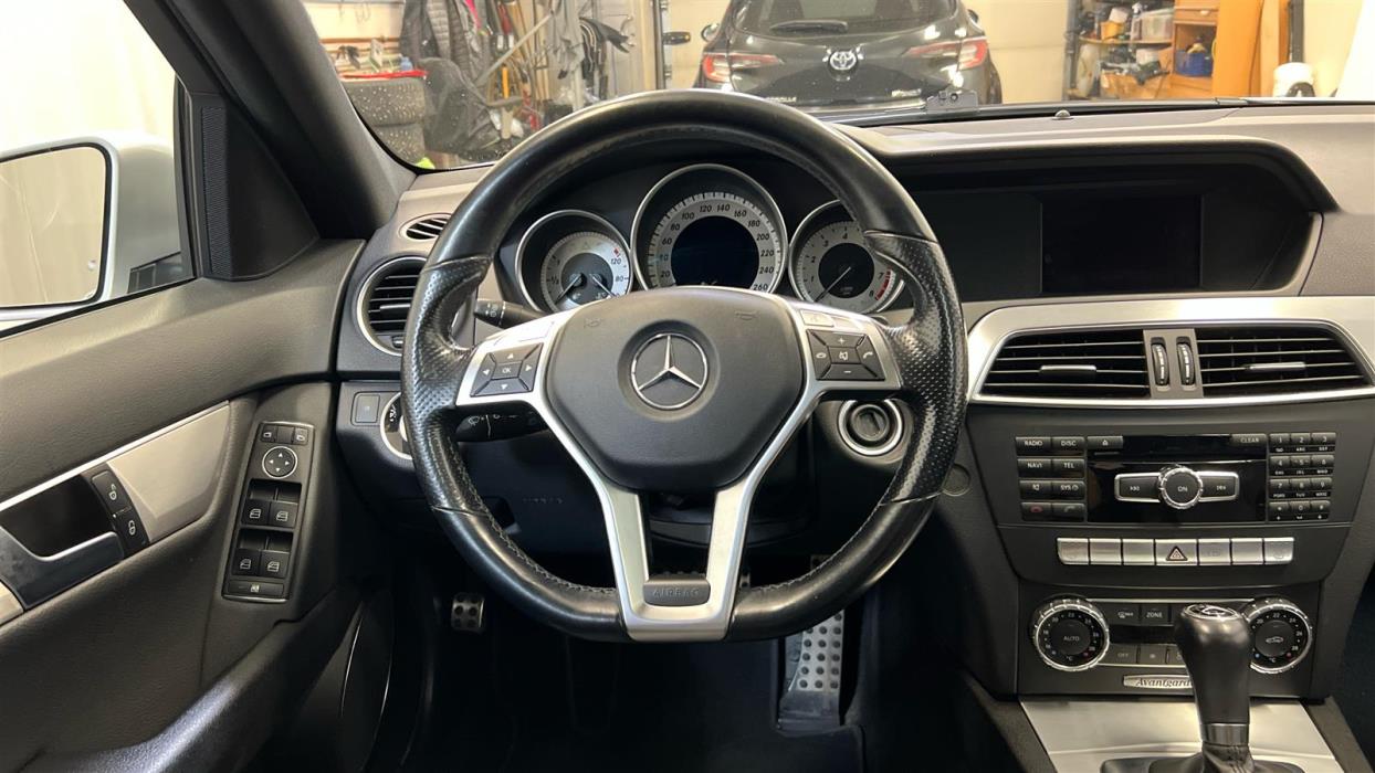 MERCEDES-BENZ C 2011