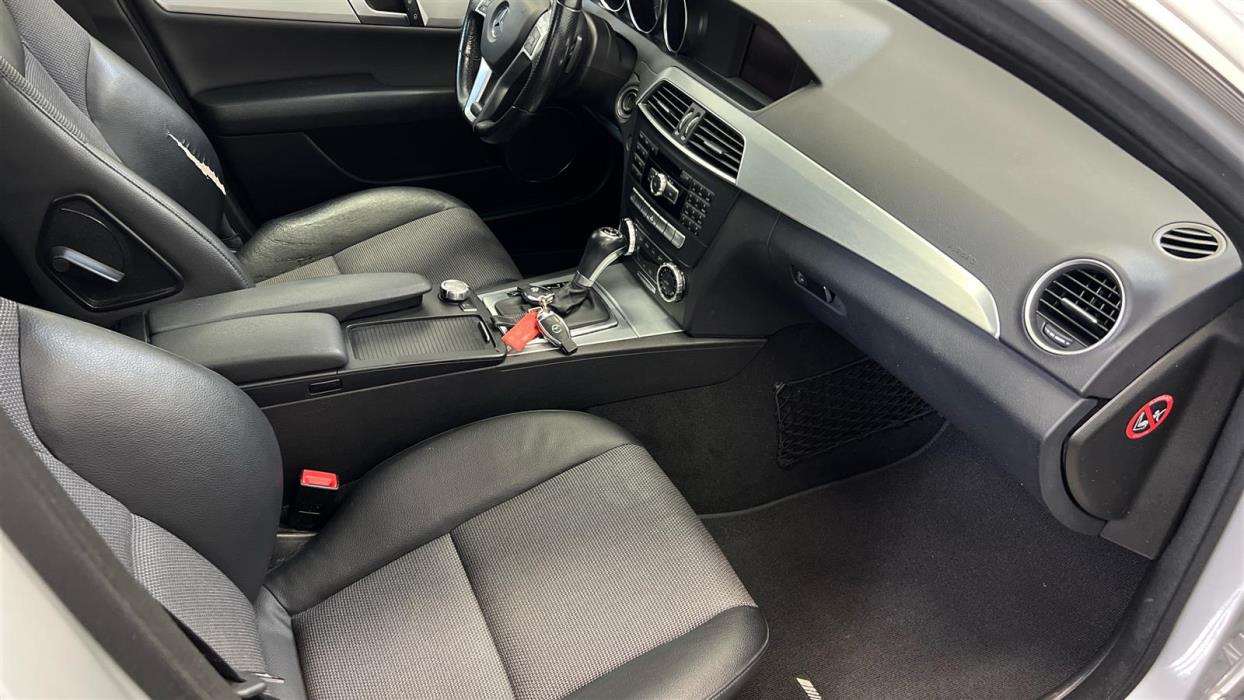 MERCEDES-BENZ C 2011