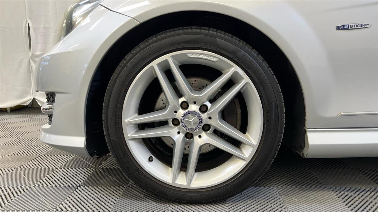 MERCEDES-BENZ C 2011