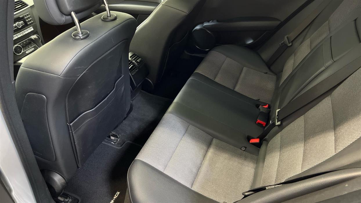 MERCEDES-BENZ C 2011