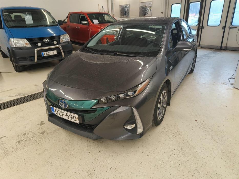 TOYOTA Prius Plug-in 2017