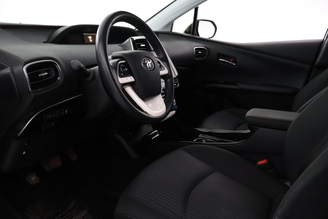 TOYOTA Prius Plug-in 2017