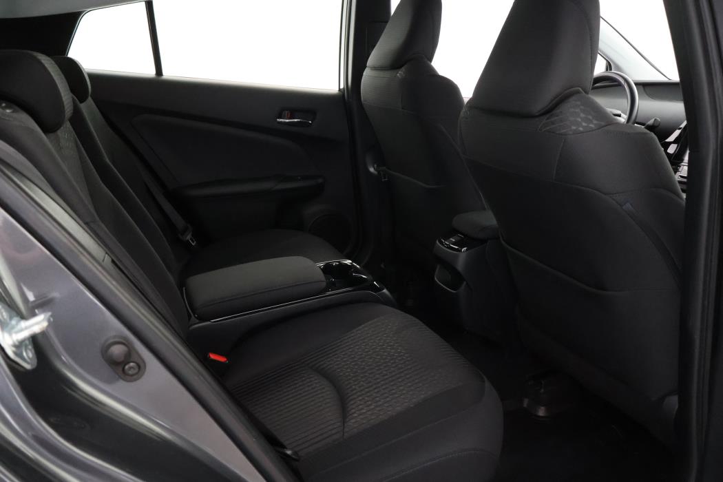 TOYOTA Prius Plug-in 2017