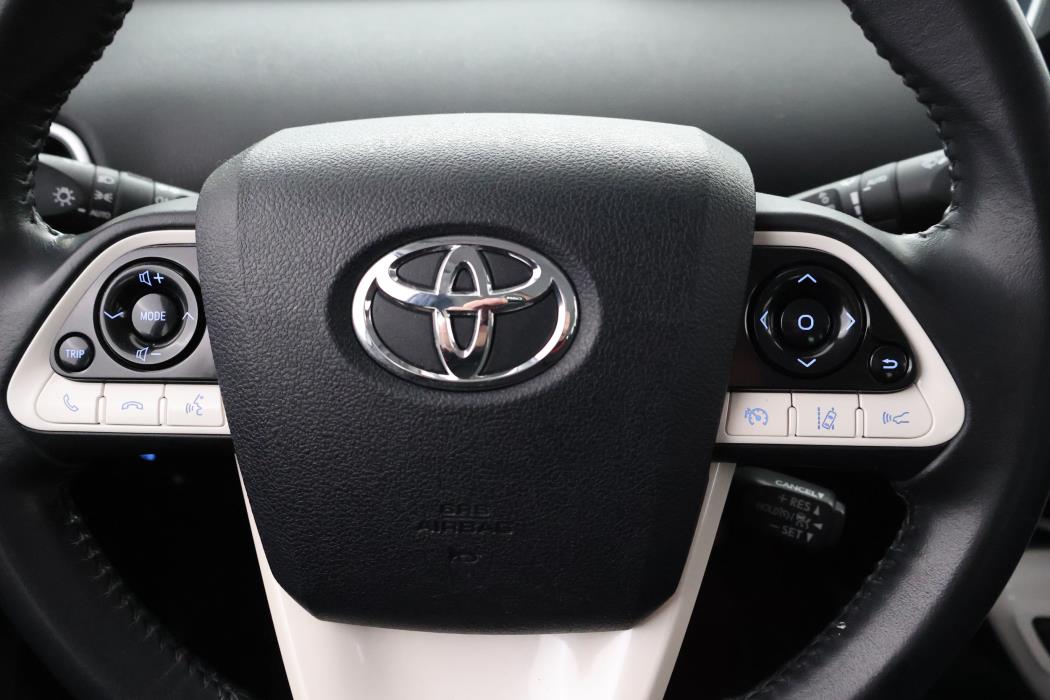 TOYOTA Prius Plug-in 2017