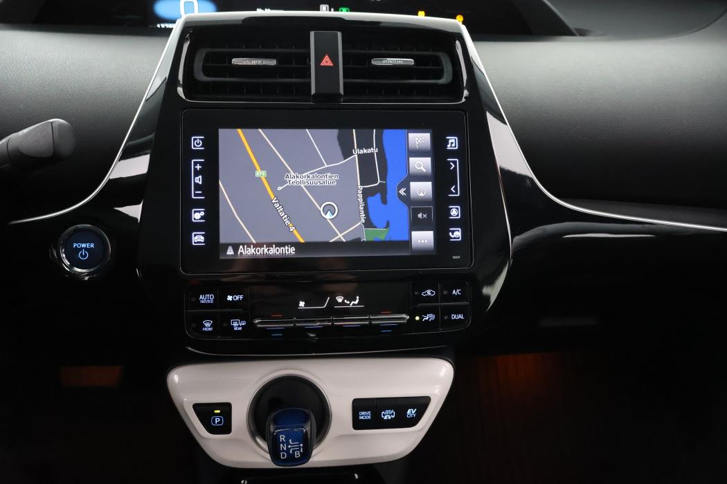 TOYOTA Prius Plug-in 2017