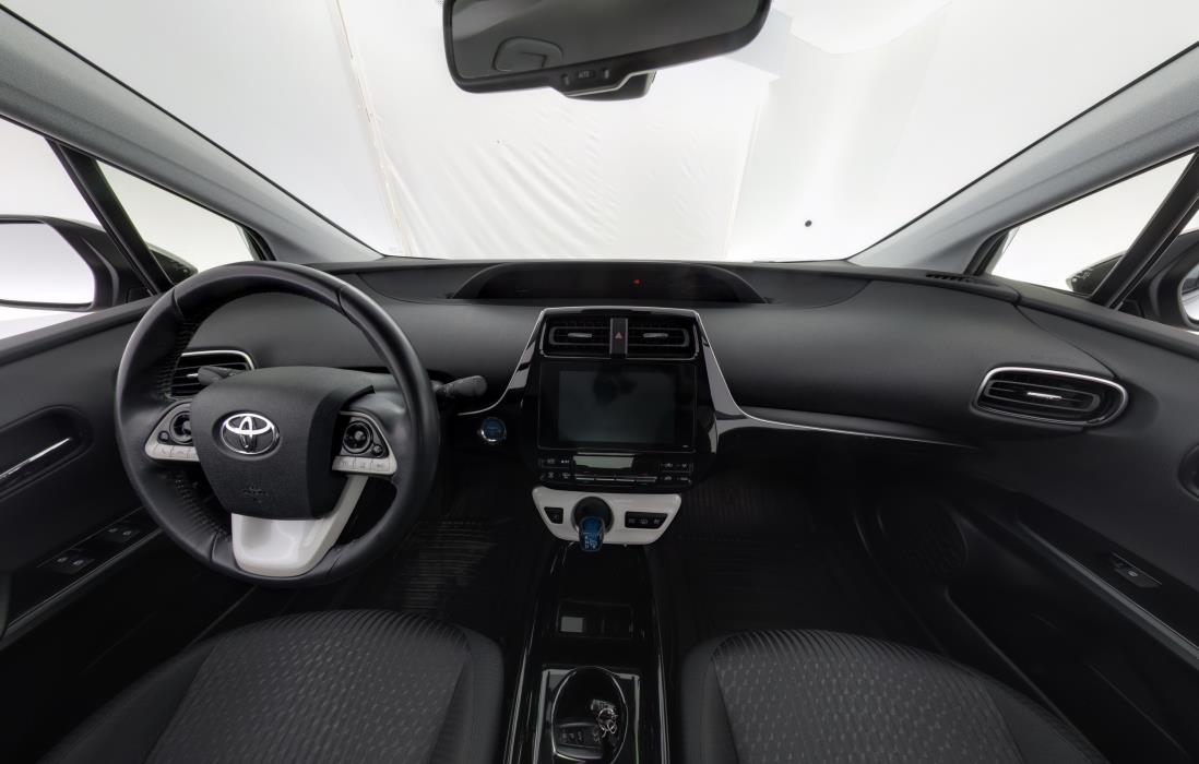 TOYOTA Prius Plug-in 2017