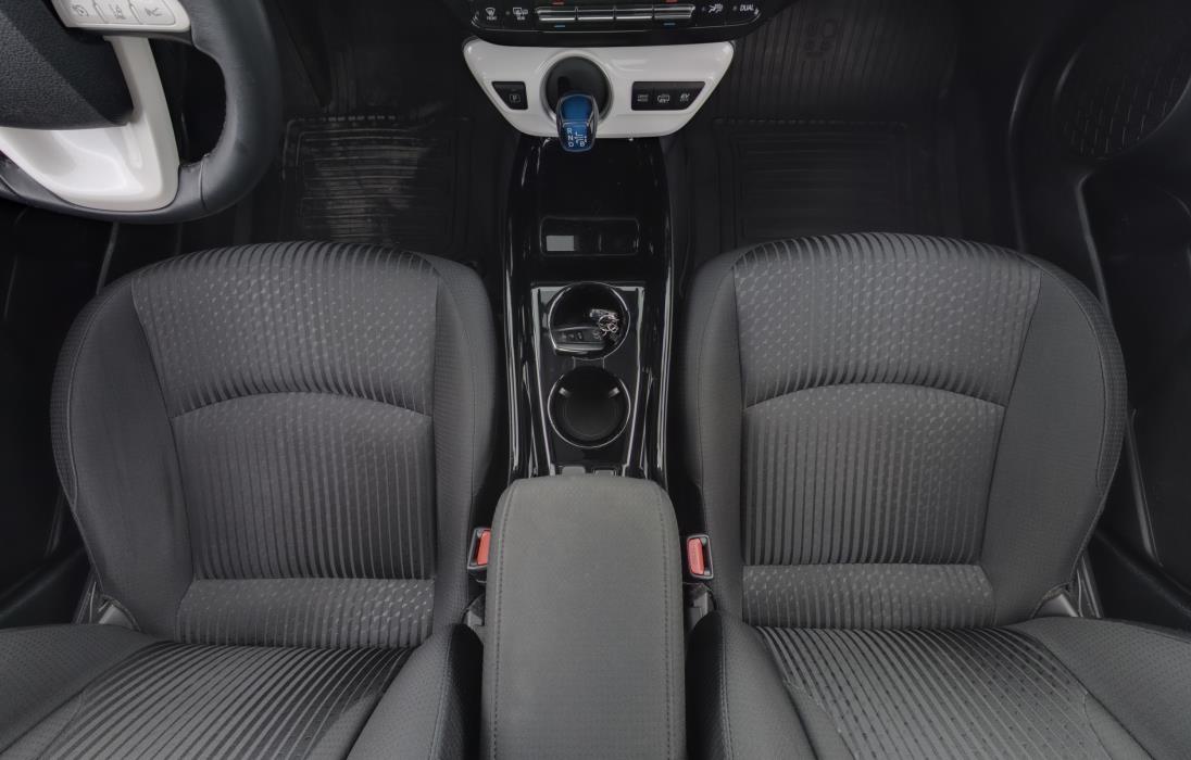 TOYOTA Prius Plug-in 2017