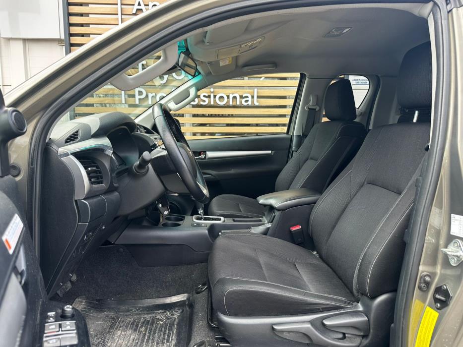 TOYOTA Hilux 2021