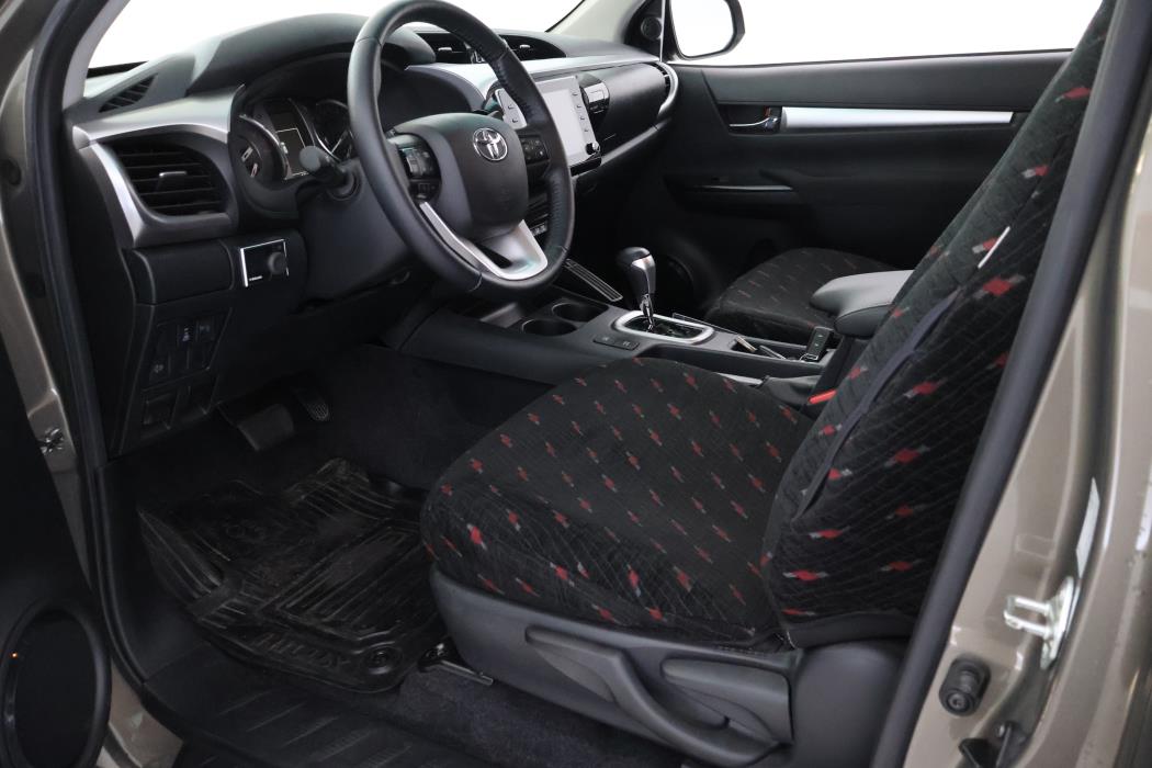 TOYOTA Hilux 2021