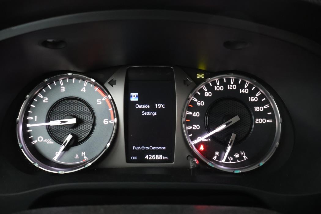 TOYOTA Hilux 2021