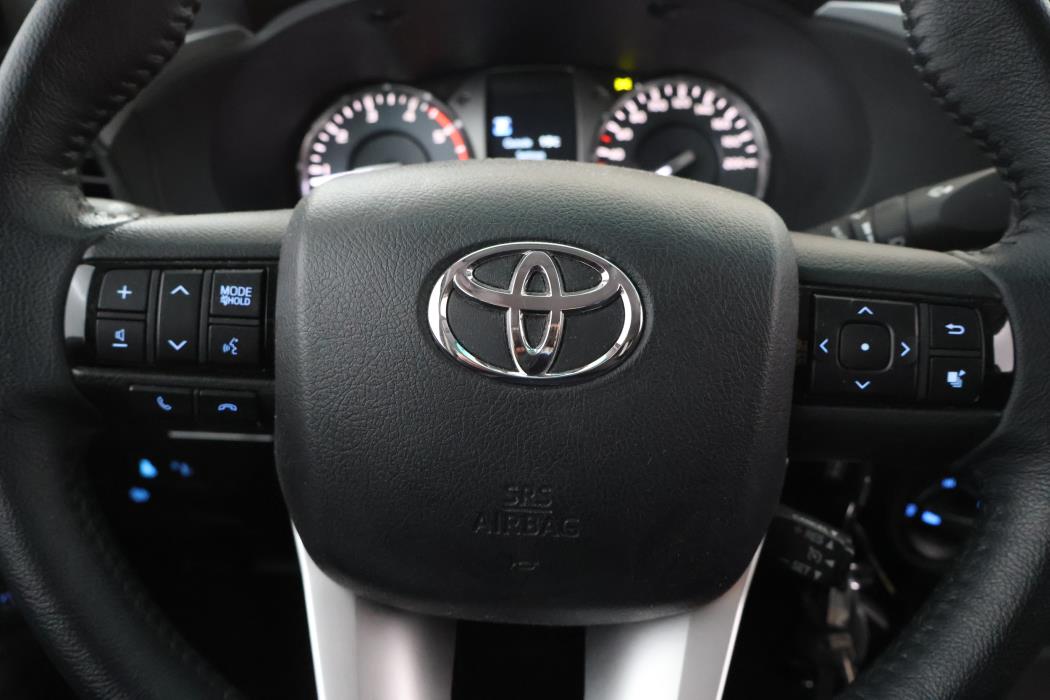 TOYOTA Hilux 2021