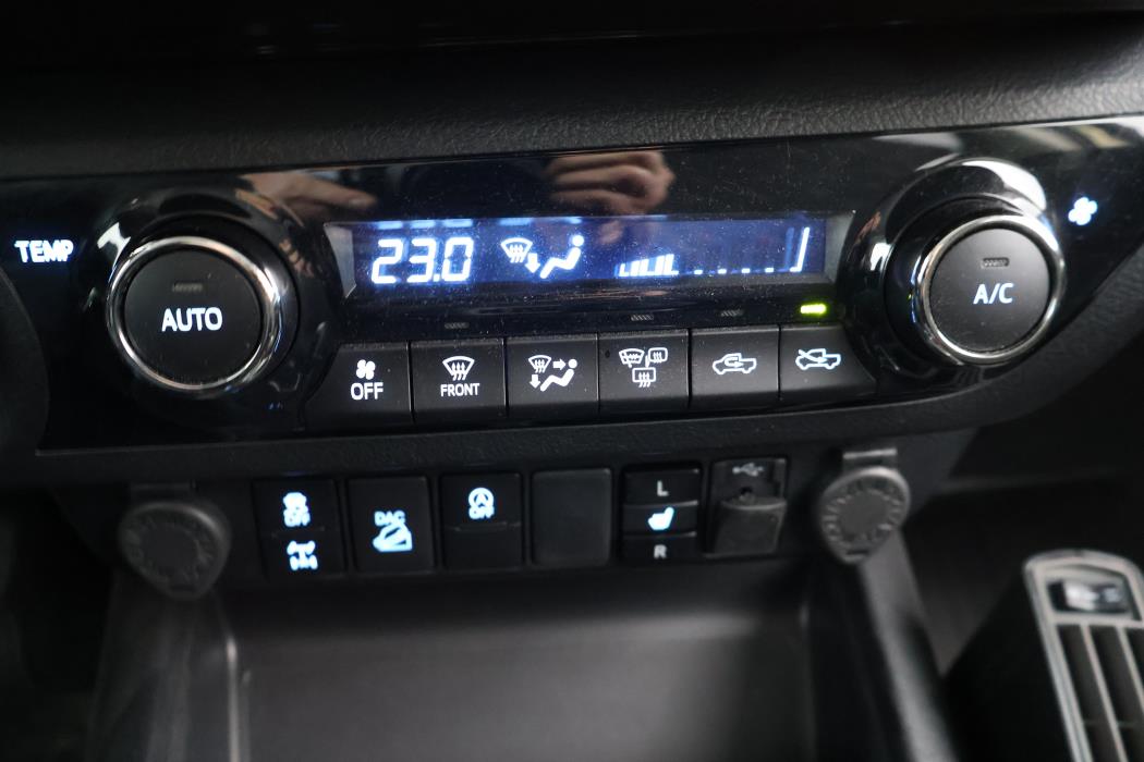TOYOTA Hilux 2021