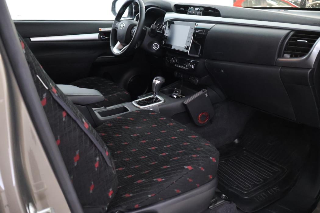 TOYOTA Hilux 2021