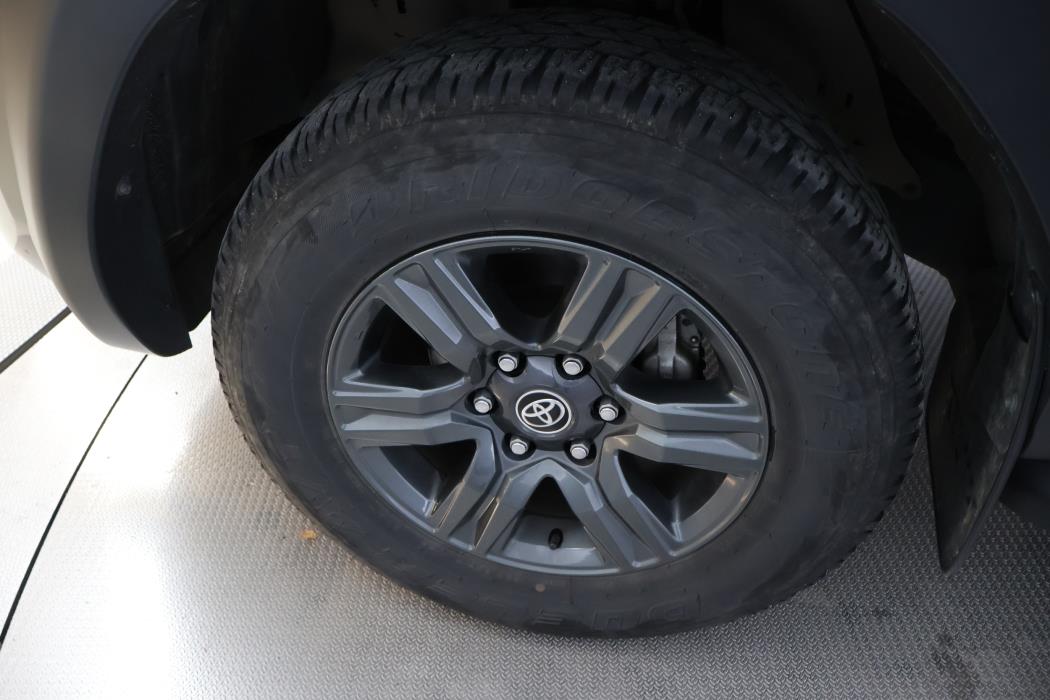 TOYOTA Hilux 2021